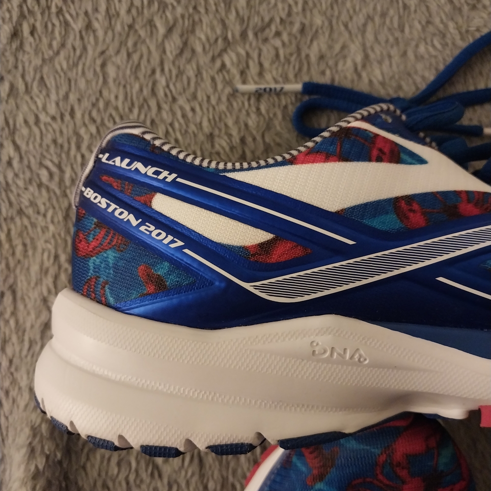 Brooks Running Shoes with Red Lobster Print - Blue - Picture 4 of 5